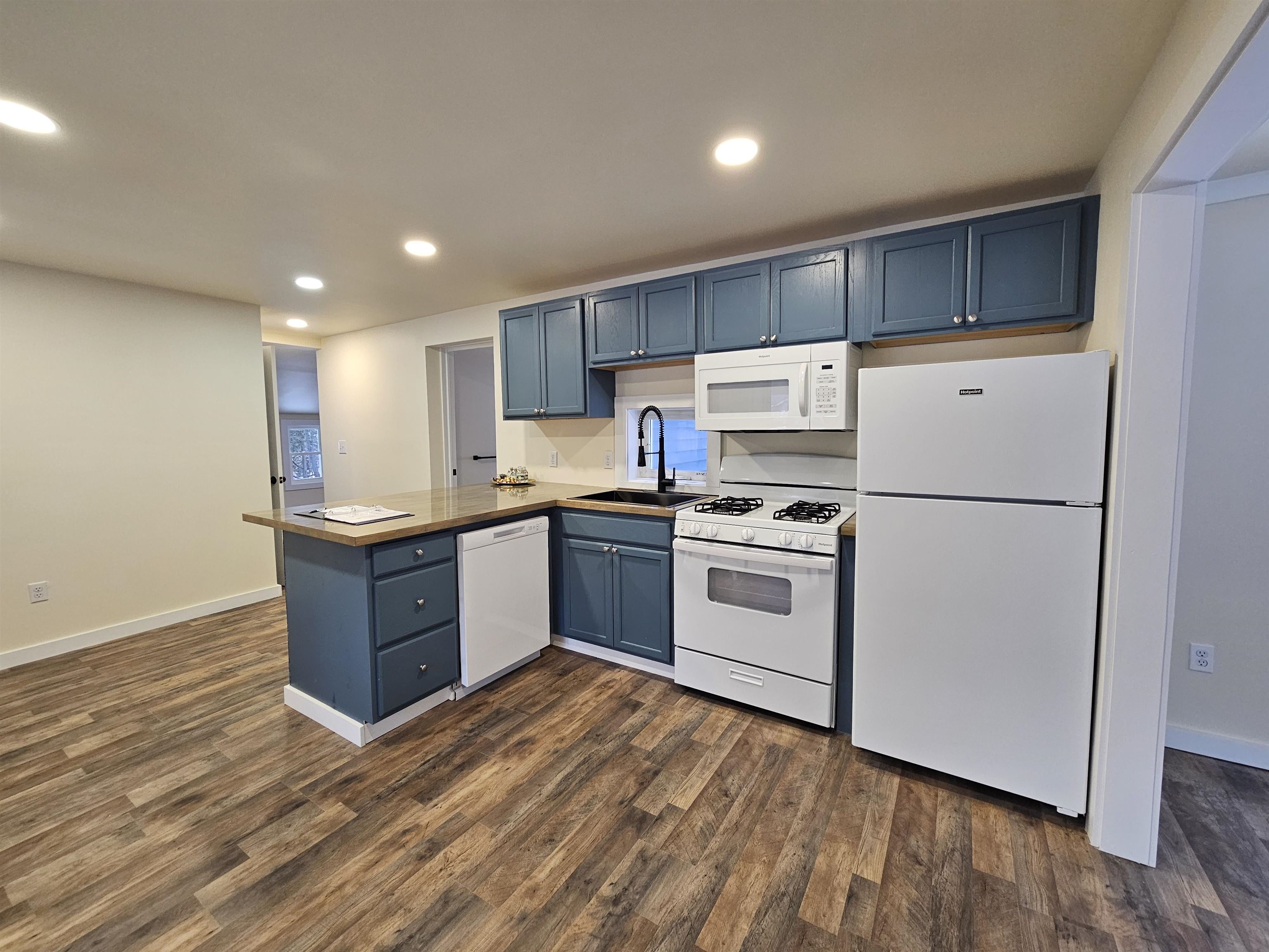 67 Buffalo Street Hardwick, VT 05843 - Photo 11 of 29