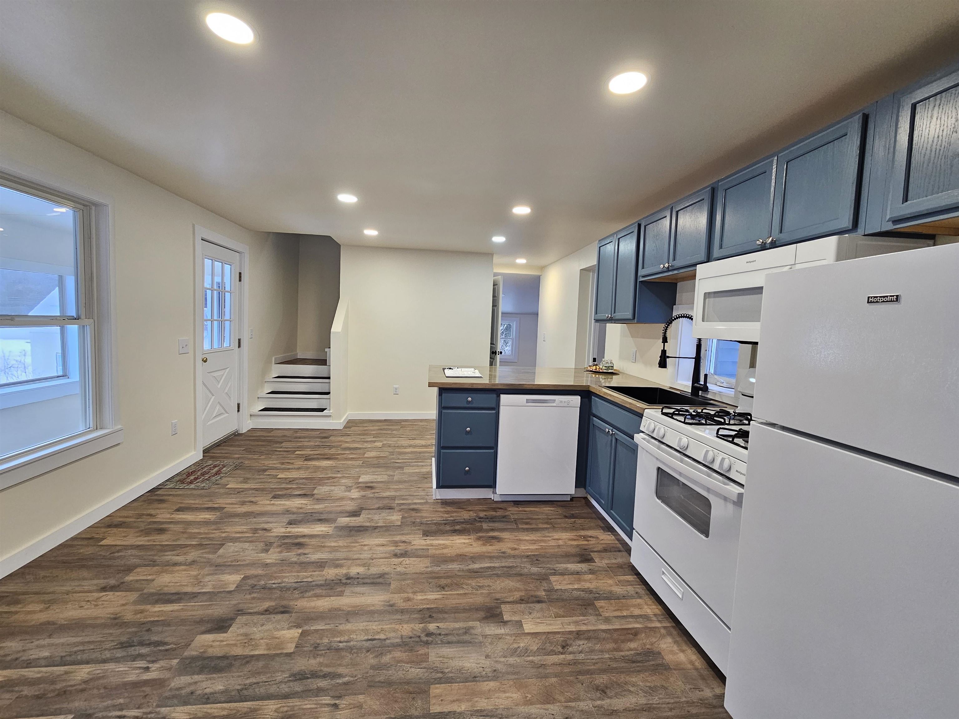 67 Buffalo Street Hardwick, VT 05843 - Photo 12 of 29