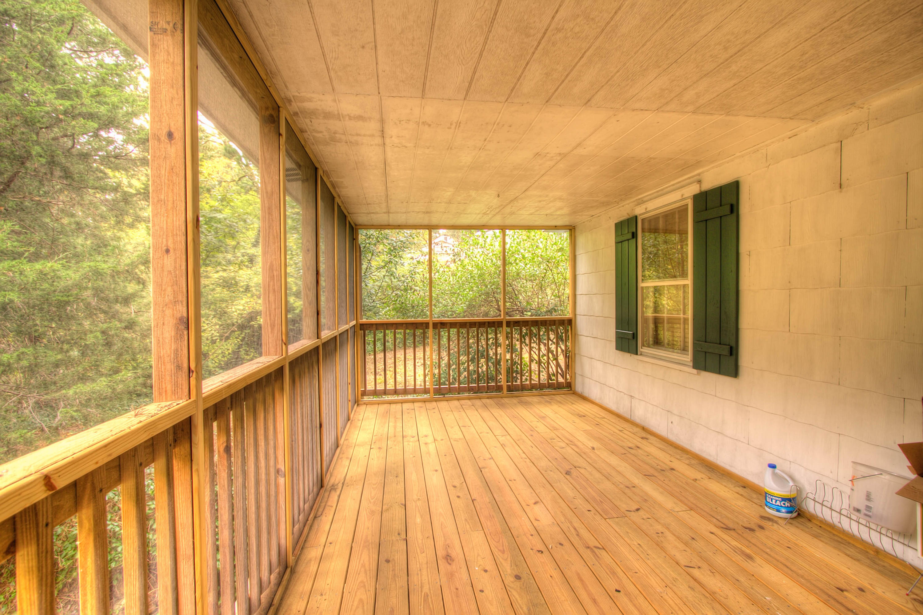 2801 Ozark Road Chattanooga, TN 37415 - Photo 3 of 17 New Rocking Porch