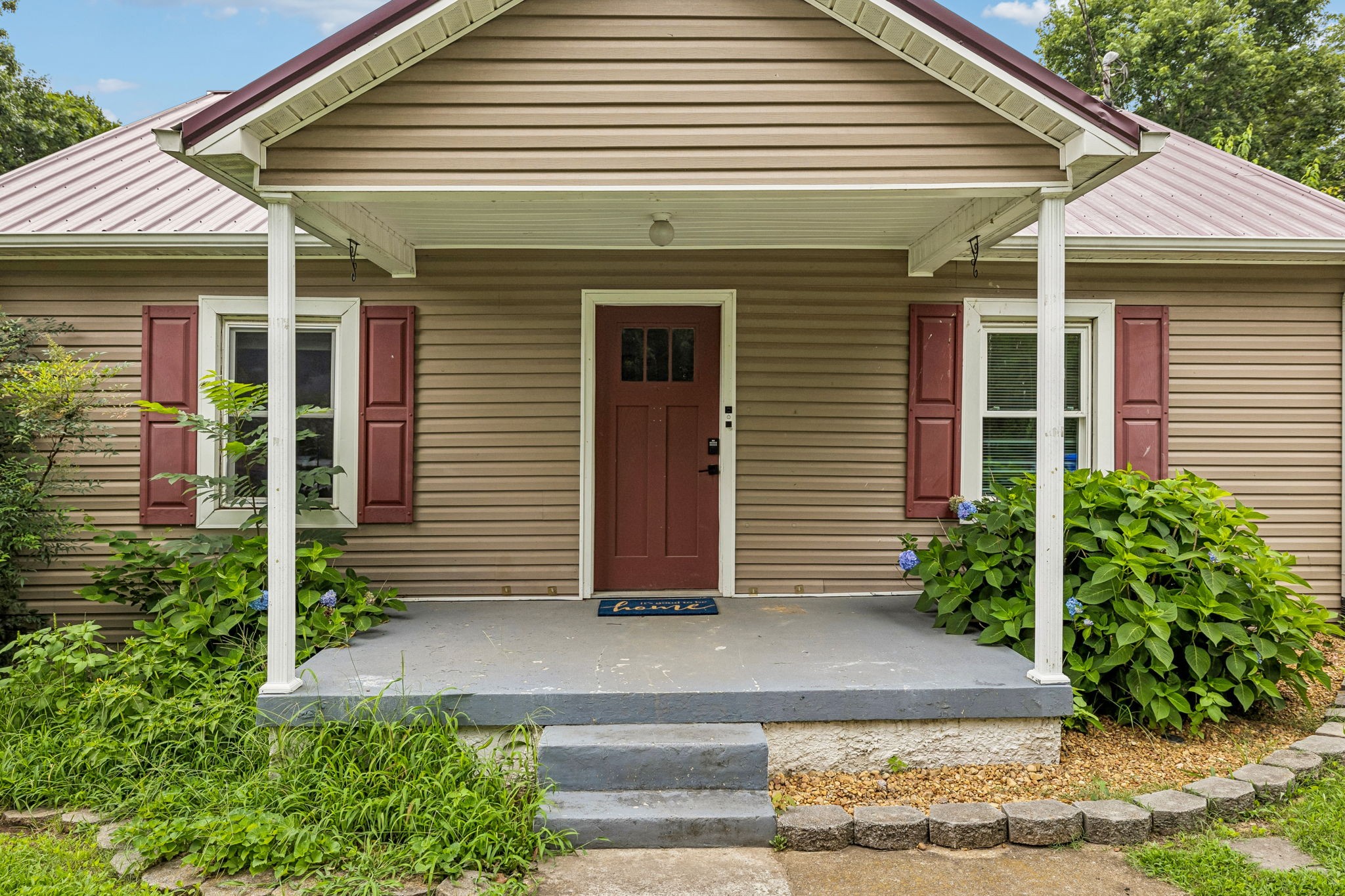 305 Eugene Road Columbia, TN 38401 - Photo 2 of 39