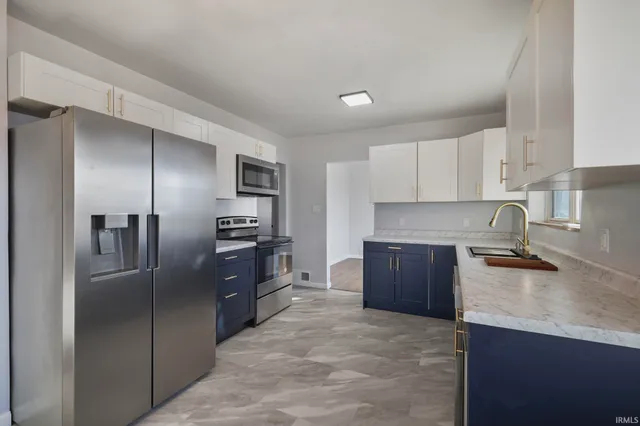 $277,400 | 10906 West Jackson Street, Yorktown, IN 47396