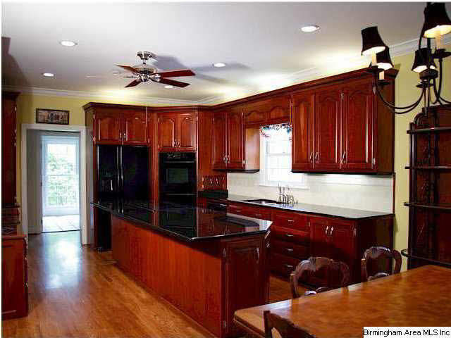 2337 Country Ridge Drive Birmingham, AL 35243 - Photo 3 of 8