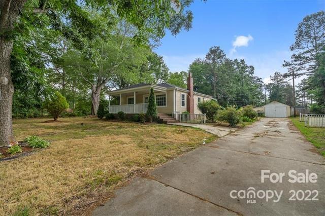 655 East Ridge Road Salisbury, NC 28144 - Photo 2 of 14 a front view of a house with a yard