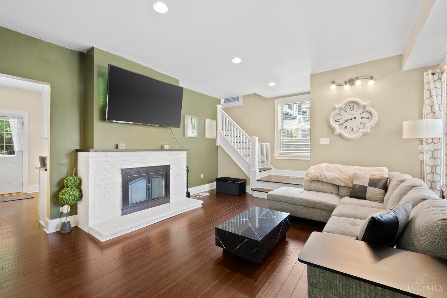 6424 Montgomery Road Cincinnati, OH 45213 - Photo 4 of 46