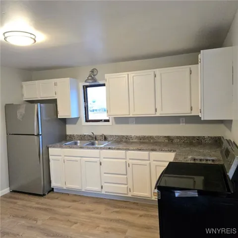 $1,100 | 3218 North Avenue, Niagara Falls, NY 14305