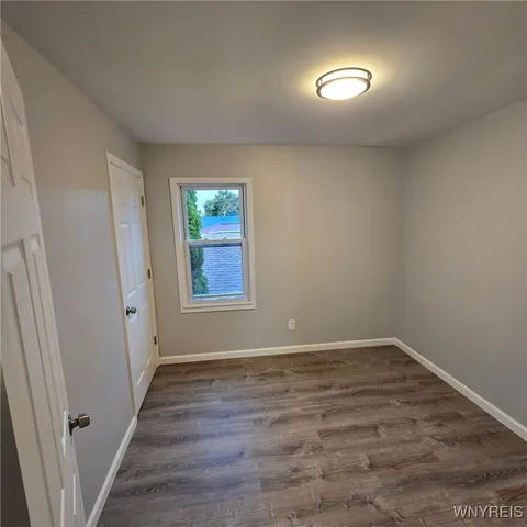 $1,100 | 3218 North Avenue, Niagara Falls, NY 14305