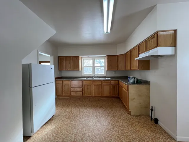 $1,300 | 321 5th Avenue East, Ashland, WI 54806