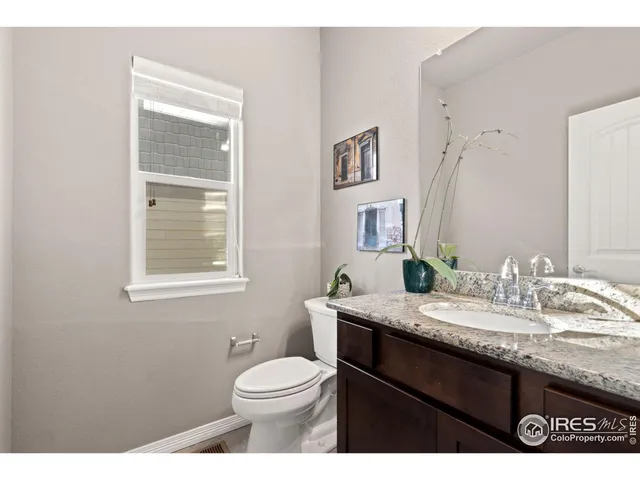 a view of entryway and hall