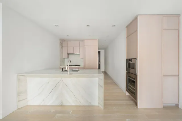 $7,000 | 138 East 50th Street, Unit 29B | Midtown East