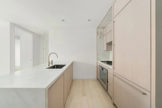 $7,000 | 138 East 50th Street, Unit 29B | Midtown East