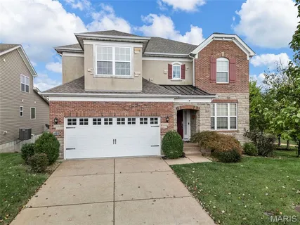 $900,000 | 468 Maple Rise Path, Chesterfield, MO 63005