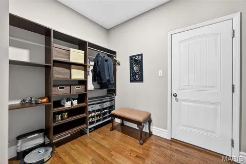 $900,000 | 468 Maple Rise Path, Chesterfield, MO 63005