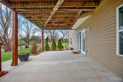 $900,000 | 468 Maple Rise Path, Chesterfield, MO 63005
