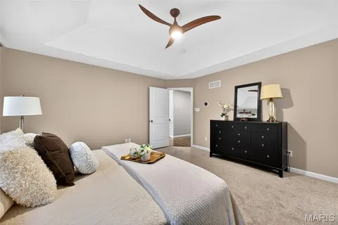 $900,000 | 468 Maple Rise Path, Chesterfield, MO 63005