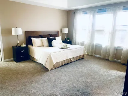 $900,000 | 468 Maple Rise Path, Chesterfield, MO 63005