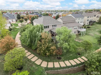$900,000 | 468 Maple Rise Path, Chesterfield, MO 63005