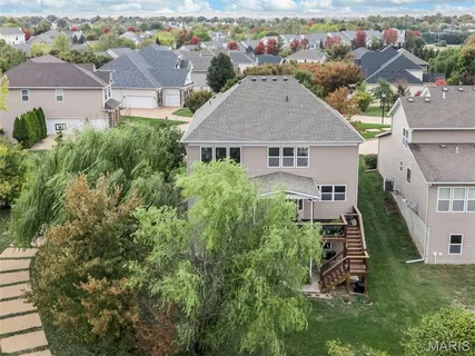 $900,000 | 468 Maple Rise Path, Chesterfield, MO 63005