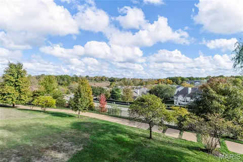 $900,000 | 468 Maple Rise Path, Chesterfield, MO 63005