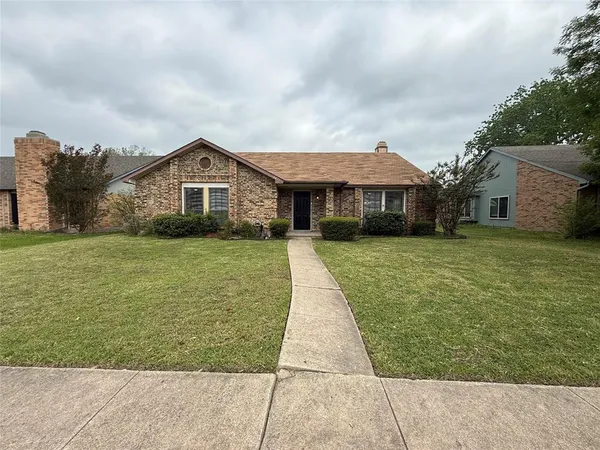 $2,100 | 9421 Shipman Street, Rowlett, TX 75088