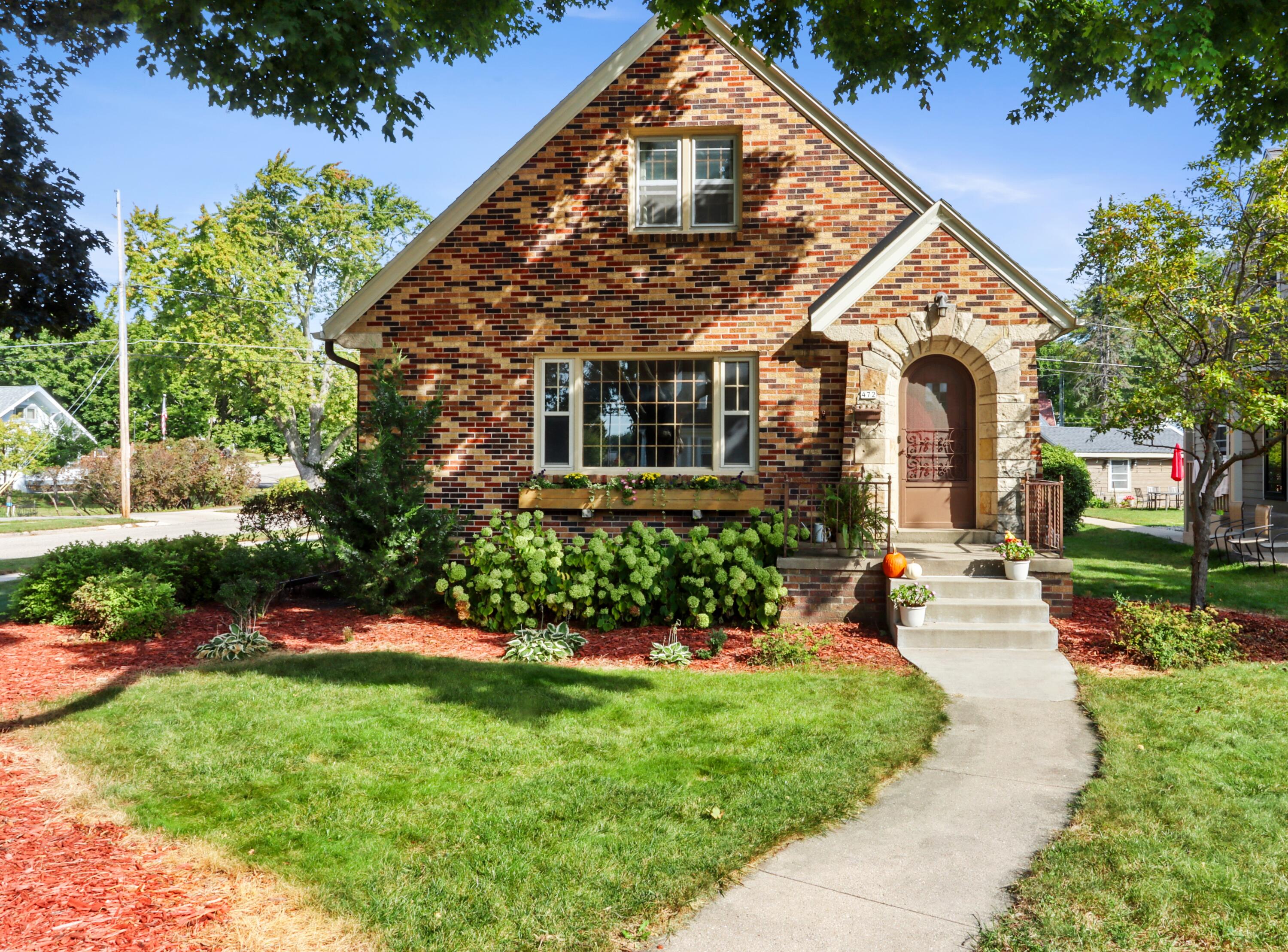 472 Orchard Street Burlington, WI 53105 - Photo 1 of 1 Front Yard