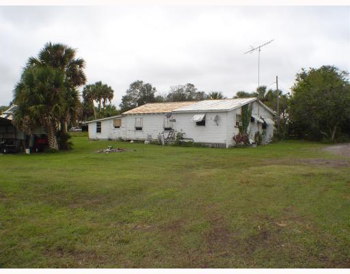 13104 Northeast Roberson Road Okeechobee, FL 34974 - Photo 1 of 4 Primary Photo