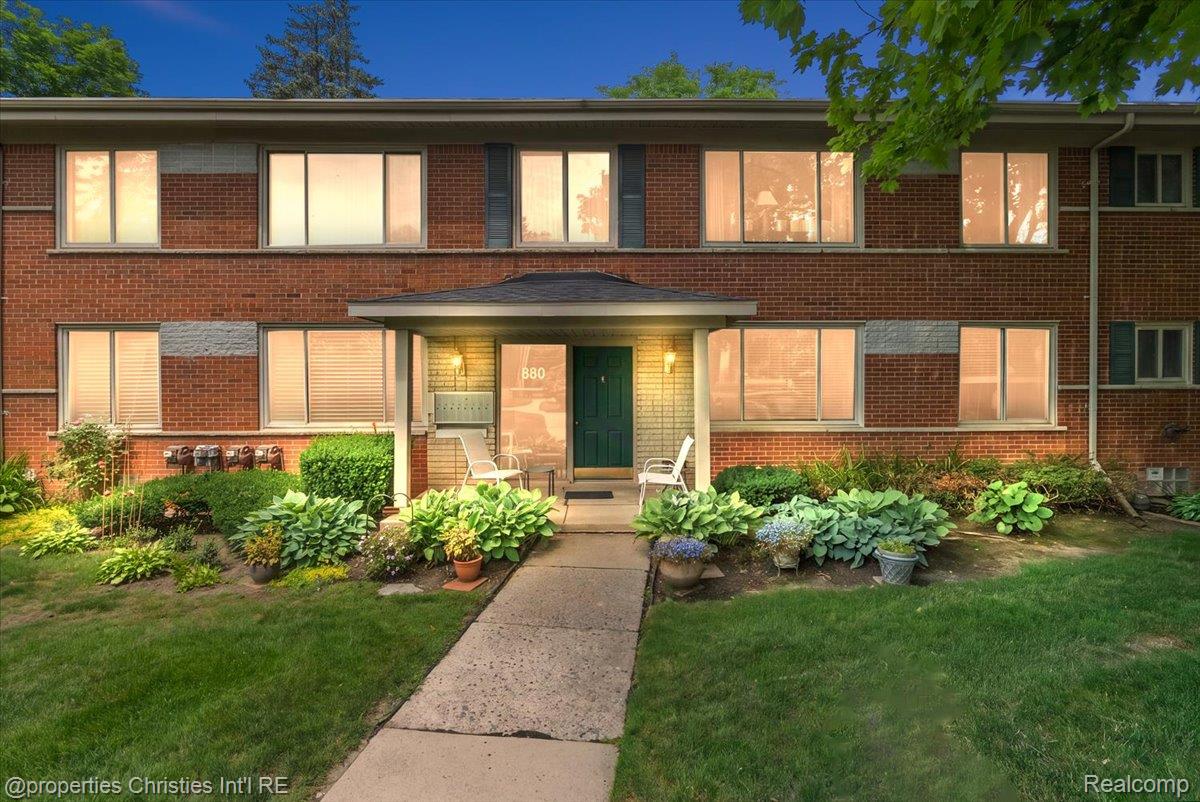 880 North Adams Road, Unit 6 Birmingham, MI 48009 - Photo 21 of 21 01-880 N Adams-1.jpg