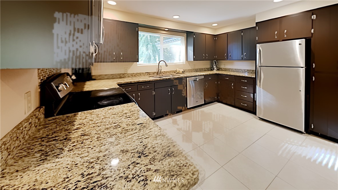 17345 Applegate Street Southwest Rochester, WA 98579 - Photo 13 of 39