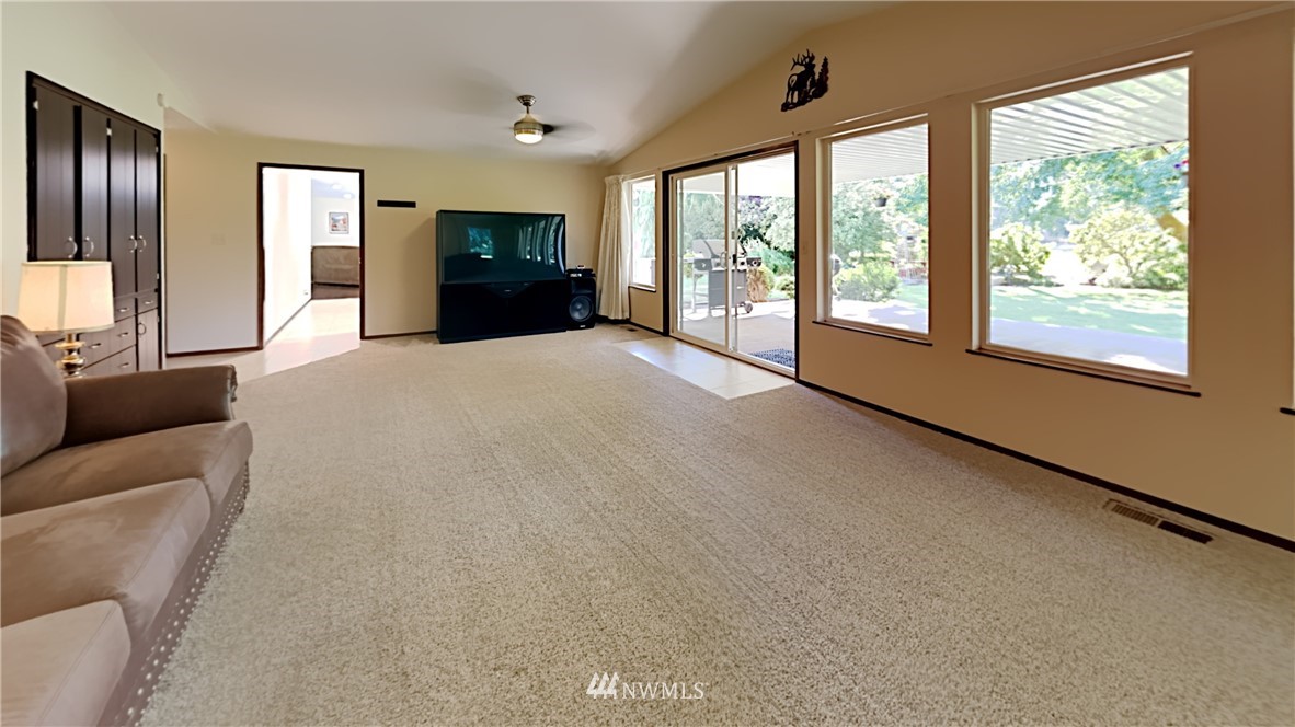 17345 Applegate Street Southwest Rochester, WA 98579 - Photo 18 of 39