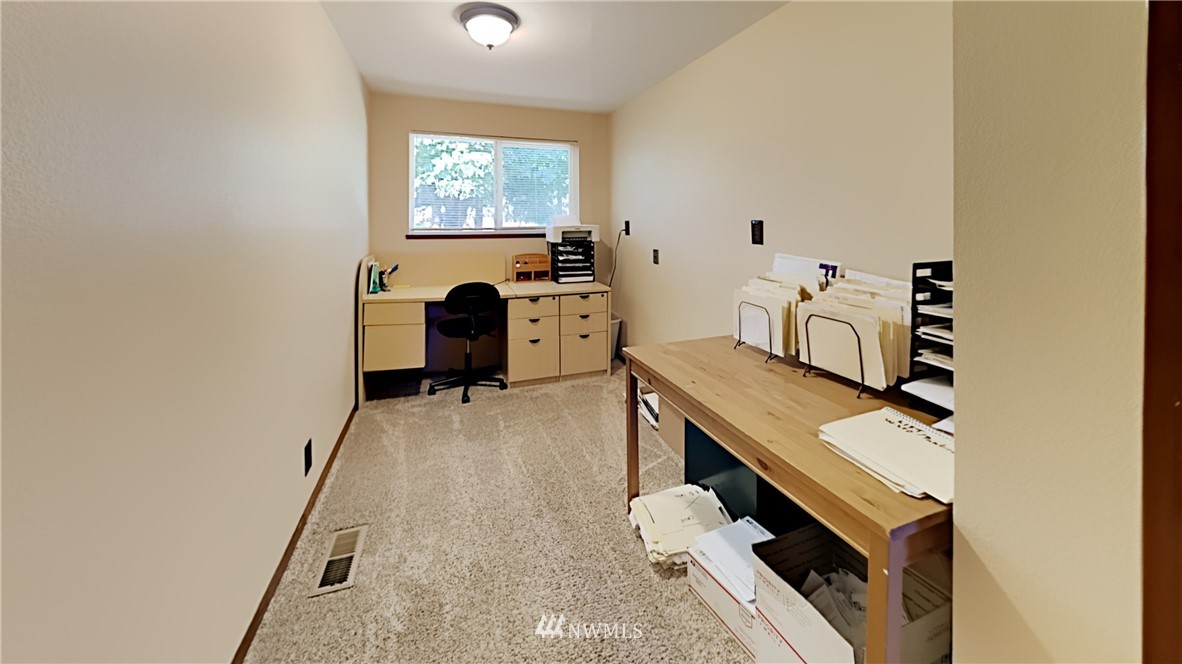 17345 Applegate Street Southwest Rochester, WA 98579 - Photo 22 of 39