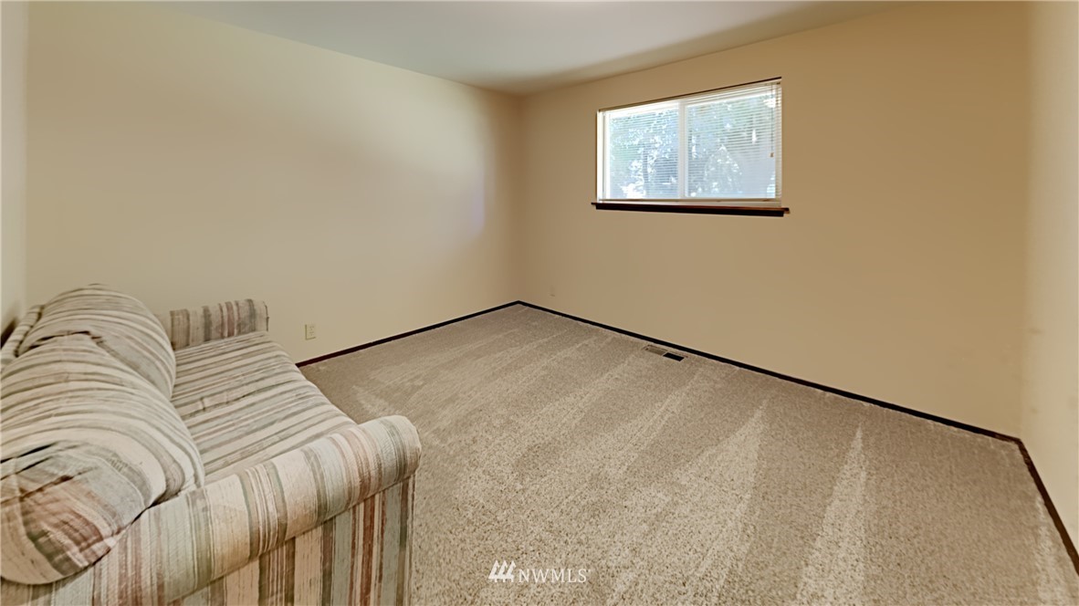 17345 Applegate Street Southwest Rochester, WA 98579 - Photo 35 of 39