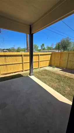 $1,600 | 531 Gordy Road, Bacliff, TX 77518