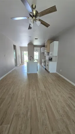 $1,600 | 531 Gordy Road, Bacliff, TX 77518