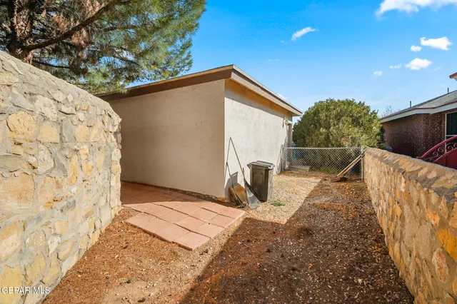 $350,000 | 502 Estancia Clara Lane, Socorro, TX 79927