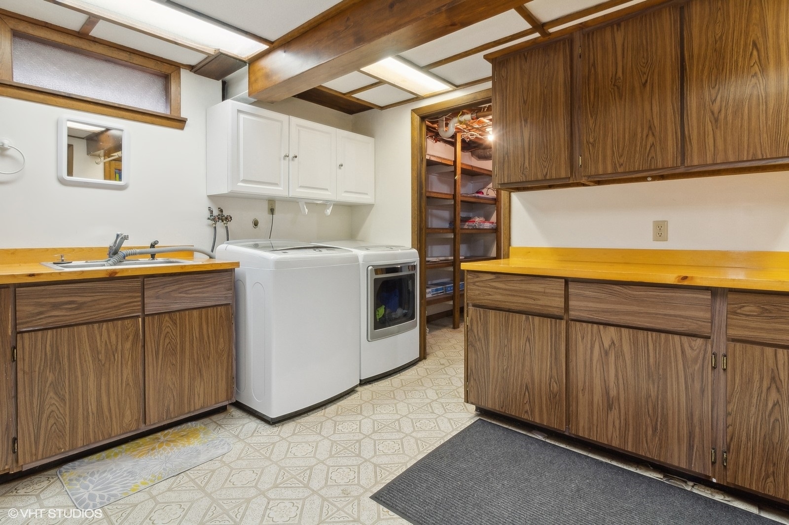 16 Old Post Road Montgomery, IL 60538 - Photo 19 of 21 a utility room with cabinets dryer and washer