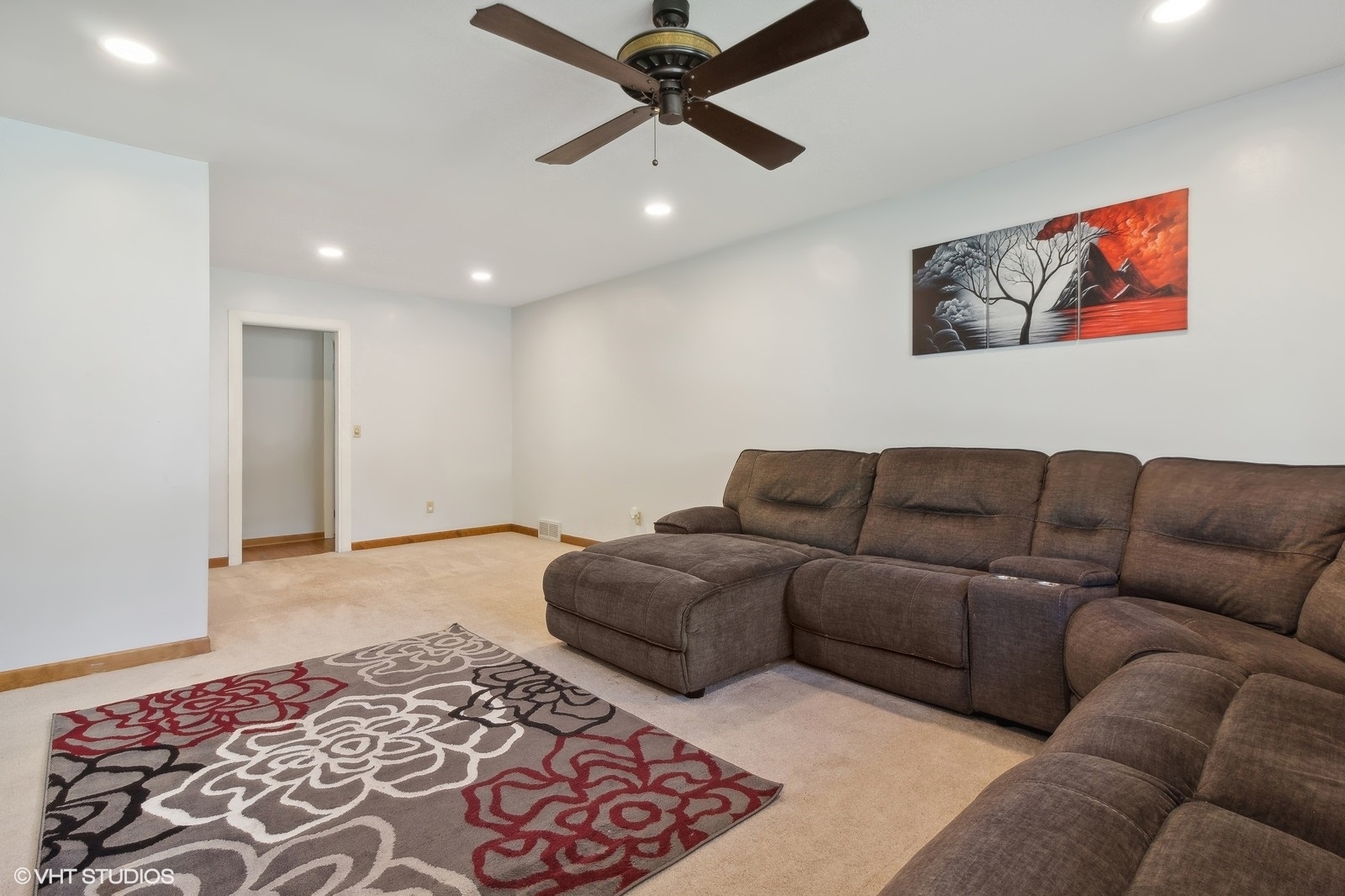 16 Old Post Road Montgomery, IL 60538 - Photo 3 of 21 a living room with furniture and a rug