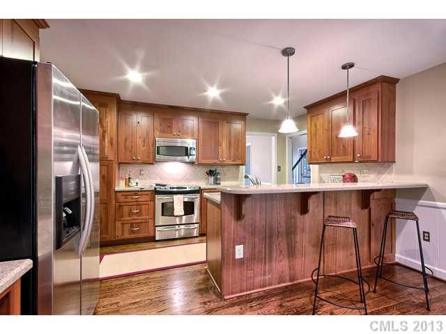 525 Harrogate Road Matthews, NC 28105 - Photo 3 of 16 Gallery Image 3