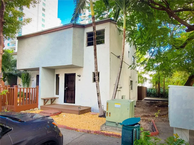 $2,400 | 1901 Northwest S River Drive, Unit 61F, Miami, FL 33125