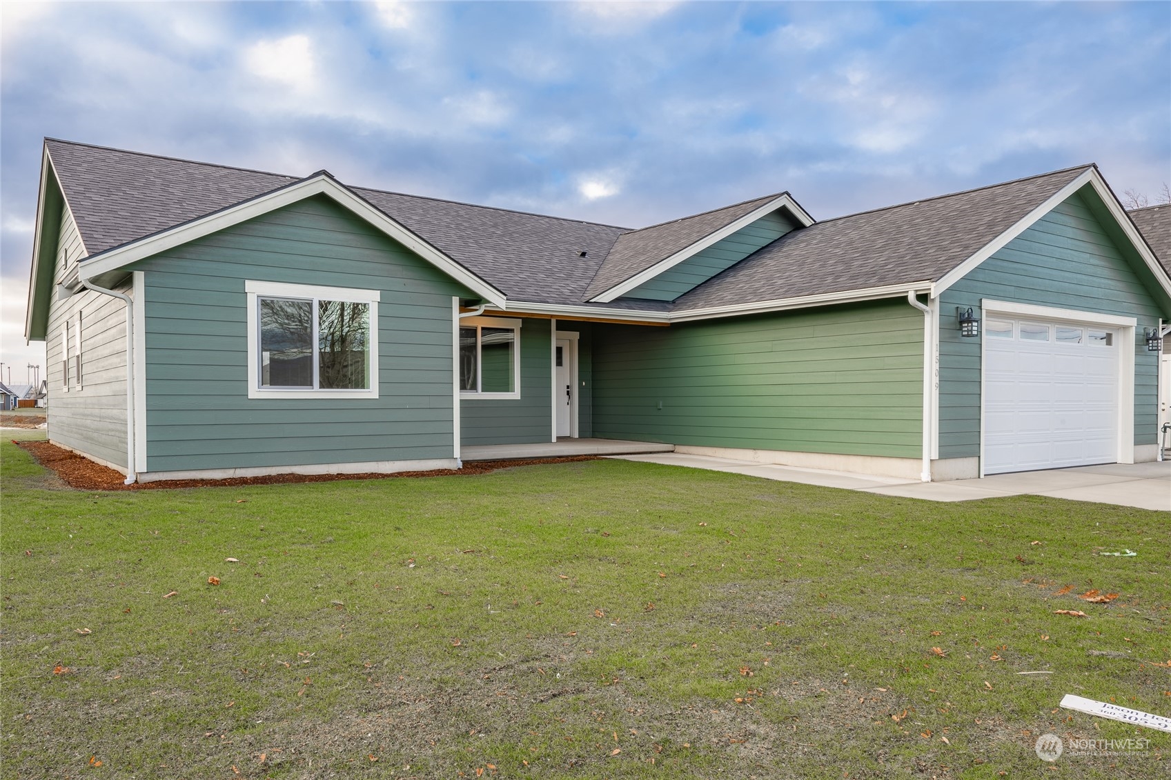 1509 Hovel Road Sumas, WA 98295 - Photo 2 of 38 a view of a backyard of the house