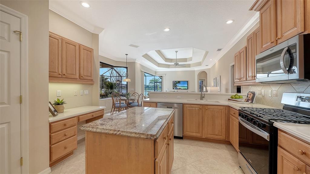 522 Luminary Boulevard Osprey, FL 34229 - Photo 9 of 53