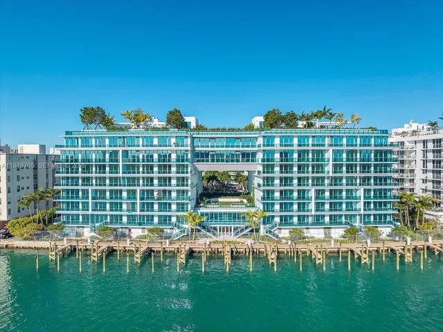 $3,200,000 | 9201 East Bay Harbor Drive, Unit UPH02, Bay Harbor Islands, FL 33154