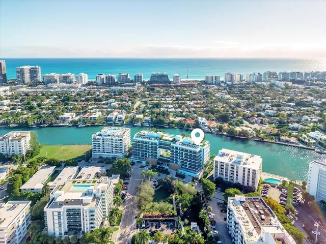 $3,200,000 | 9201 East Bay Harbor Drive, Unit UPH02, Bay Harbor Islands, FL 33154