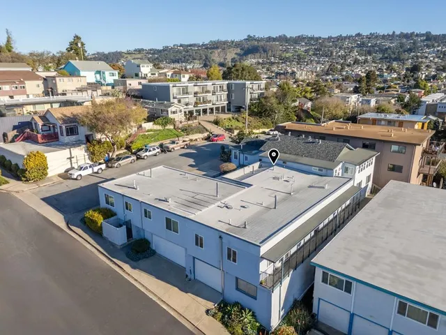 a picture of city view