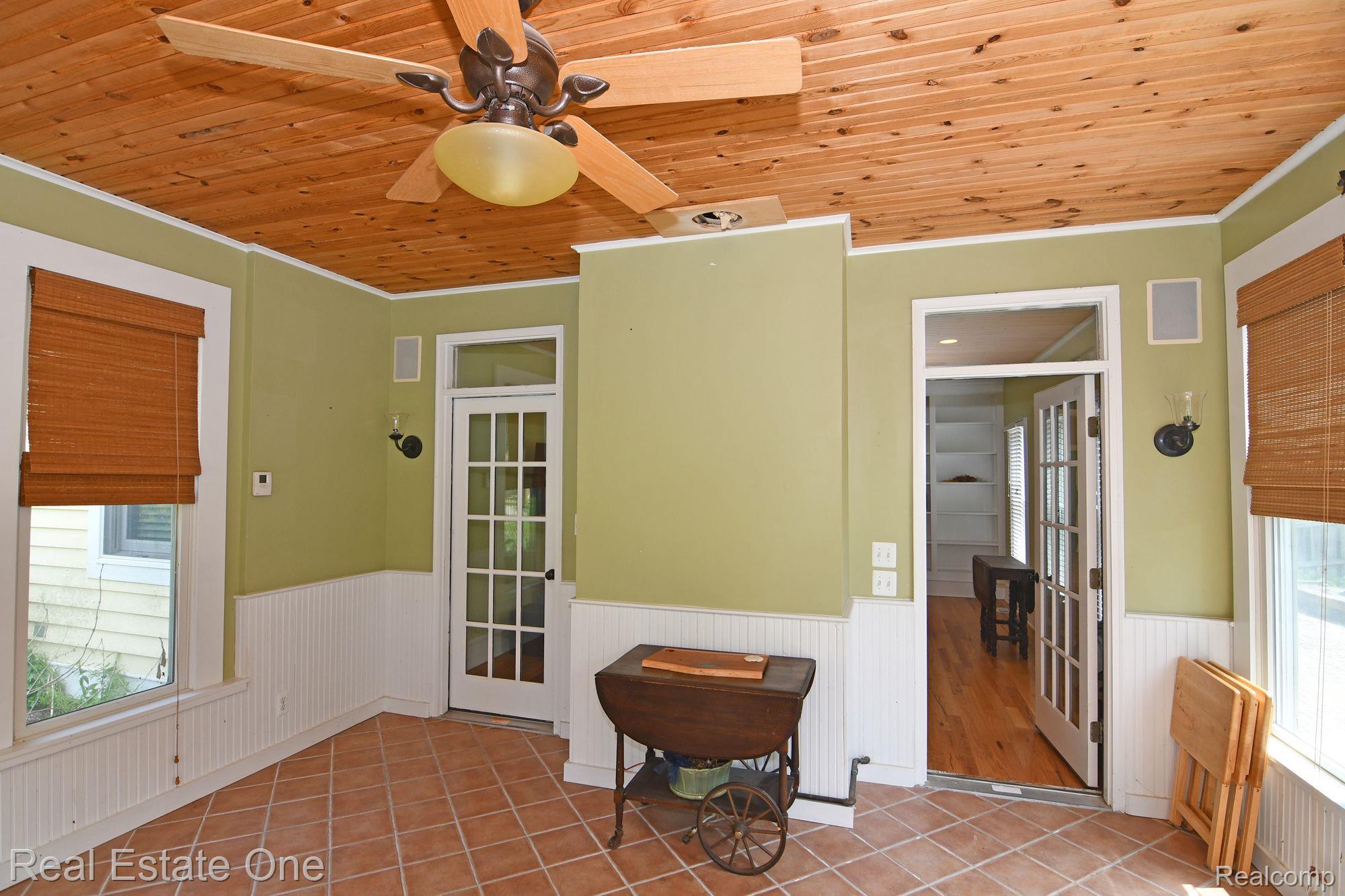 69 South Holcomb Road Clarkston, MI 48346 - Photo 35 of 68 Ceramic Tile