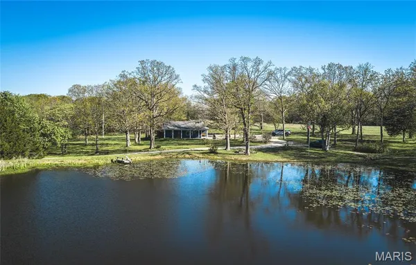 $550,000 | 20862 Maries Road 310, Belle, MO 65013