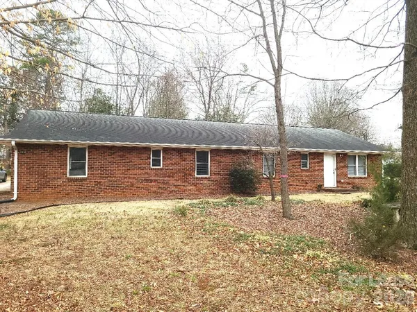 $1,125 | 2016 Oakdale Road, Charlotte, NC 28216