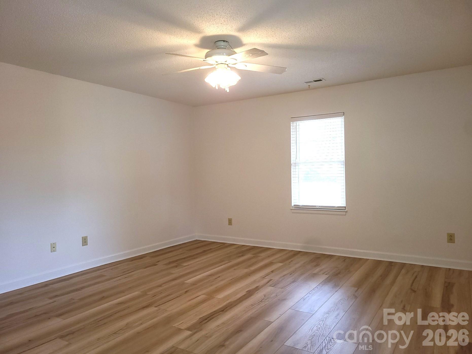 2016 Oakdale Road Charlotte, NC 28216 - Photo 4 of 13