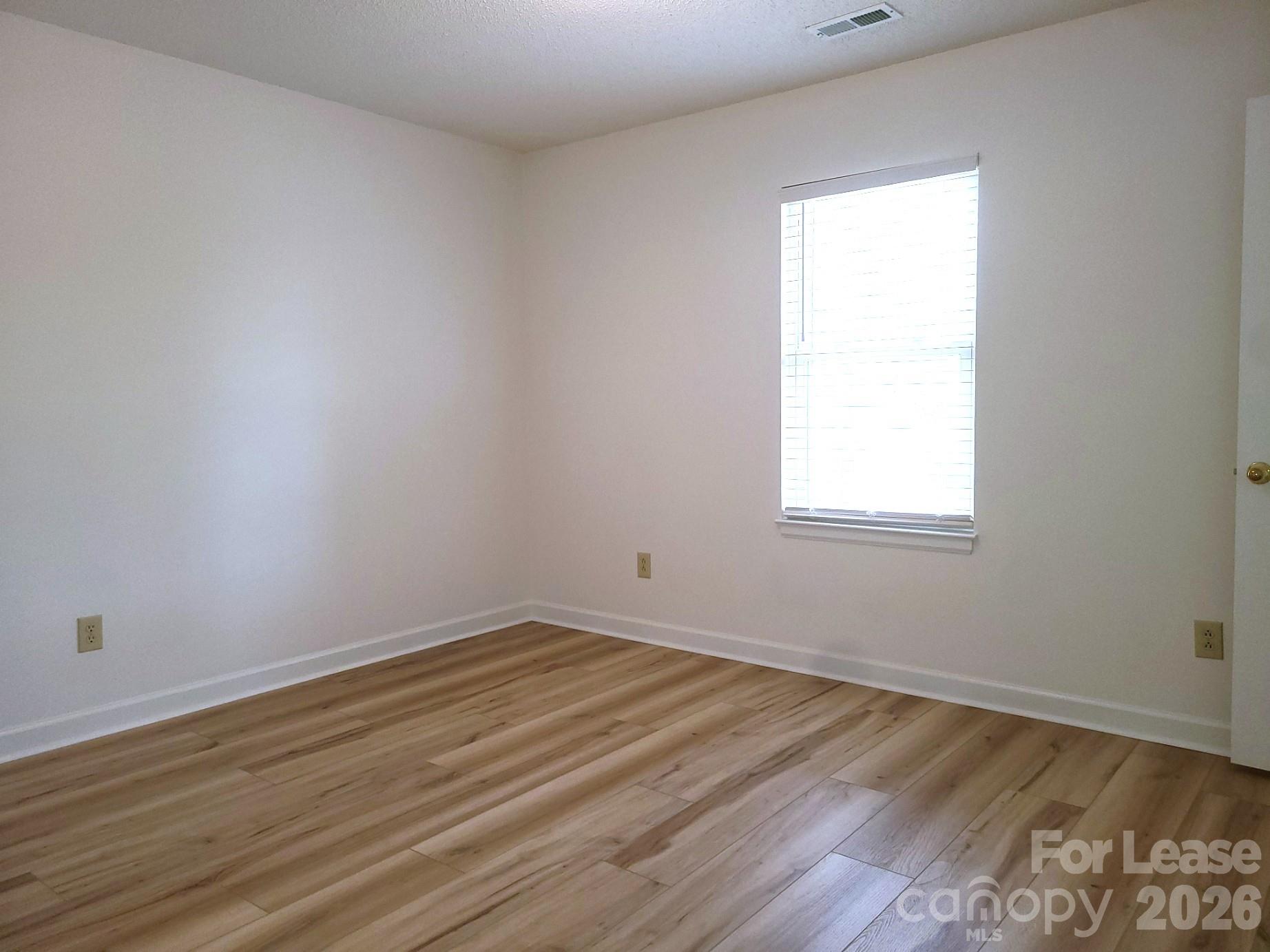 2016 Oakdale Road Charlotte, NC 28216 - Photo 7 of 13