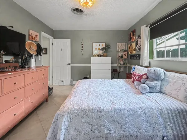 $975,000 | 6726 Orchid Drive, Miami Lakes, FL 33014