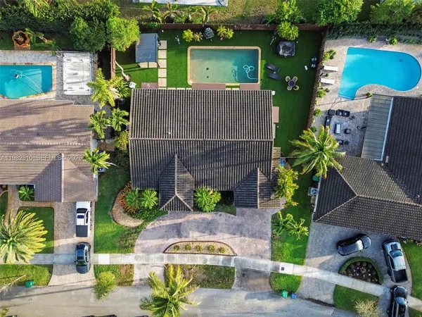 $975,000 | 6726 Orchid Drive, Miami Lakes, FL 33014