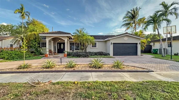 $975,000 | 6726 Orchid Drive, Miami Lakes, FL 33014